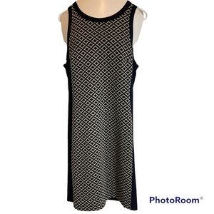 Karen Kane Dress size XL (runs a bit small), sleeveless, w/stylish back zip